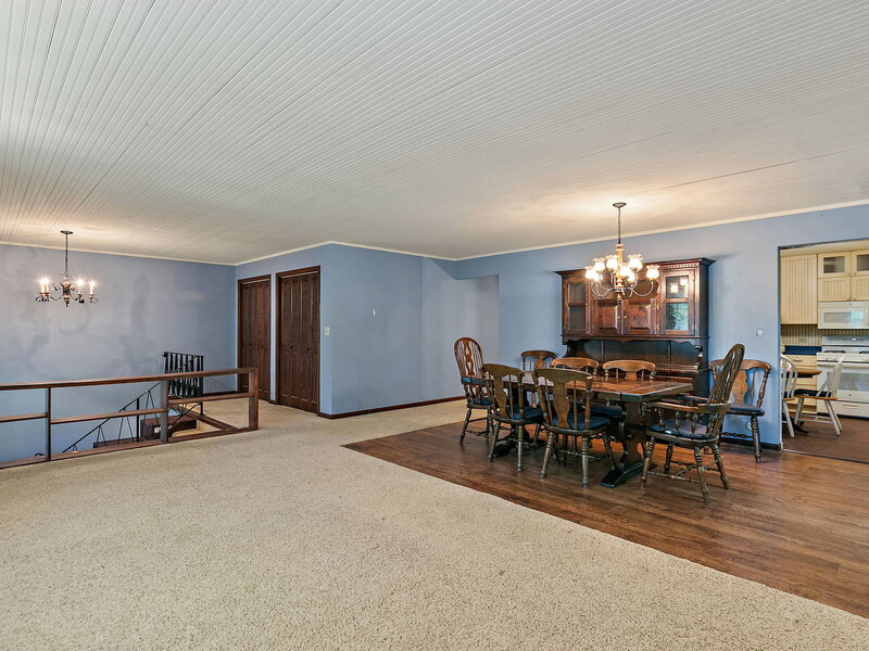 2 Summit Avenue East Dundee IL 60118