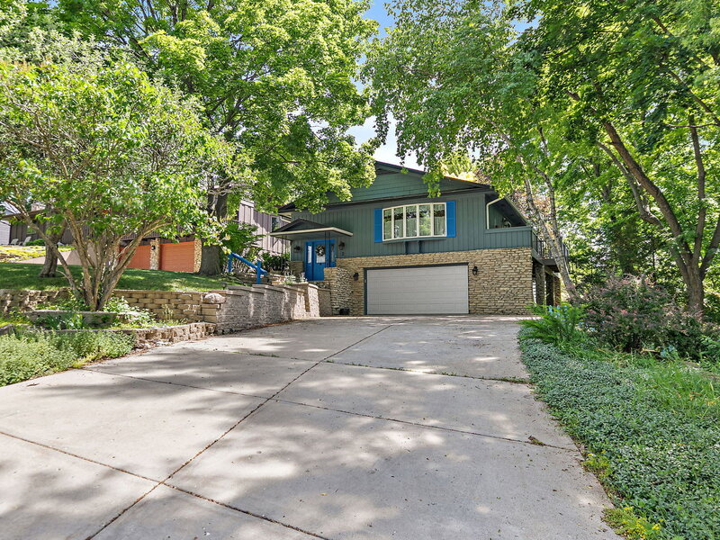 2 Summit Avenue East Dundee IL 60118