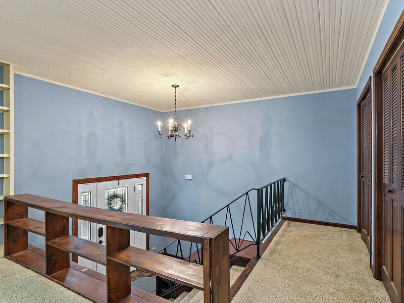 2 Summit Avenue East Dundee IL 60118