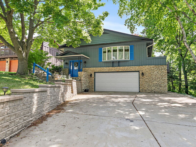 2 Summit Avenue East Dundee IL 60118