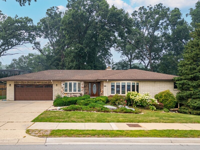 304 E Irving Park Road Roselle IL 60172