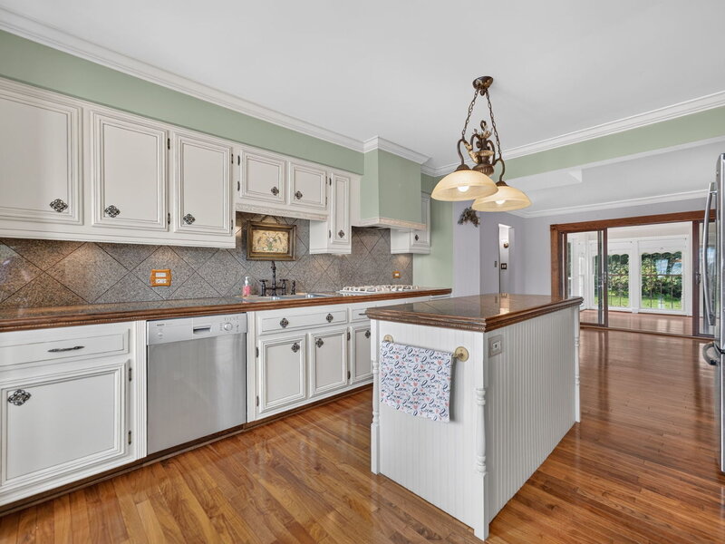 304 E Irving Park Road Roselle IL 60172
