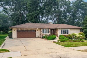 Photo of 304 E Irving Park Road Roselle IL 60172