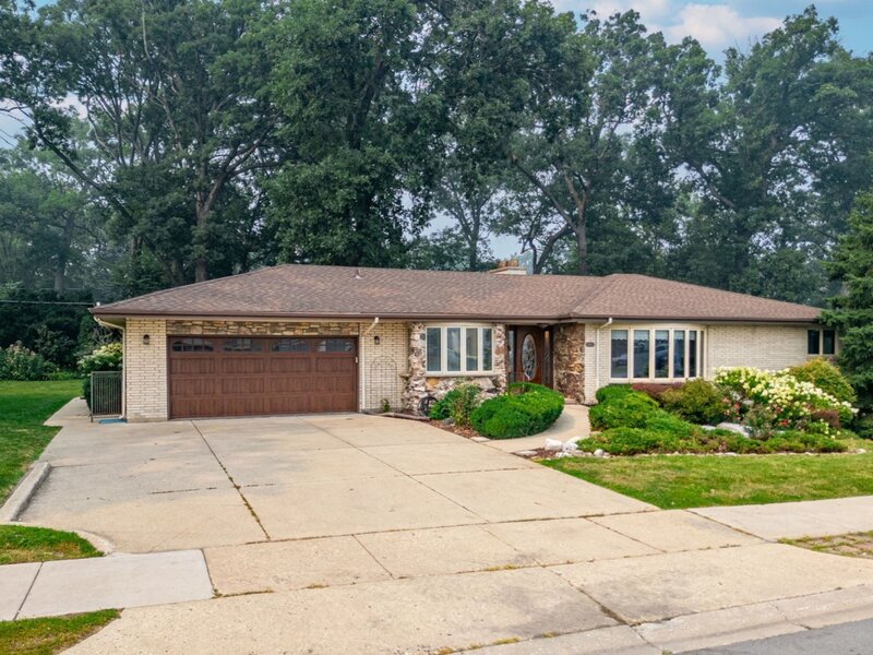 304 E Irving Park Road Roselle IL 60172