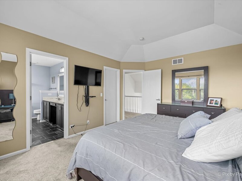 712 Brighton Circle Port Barrington IL 60010