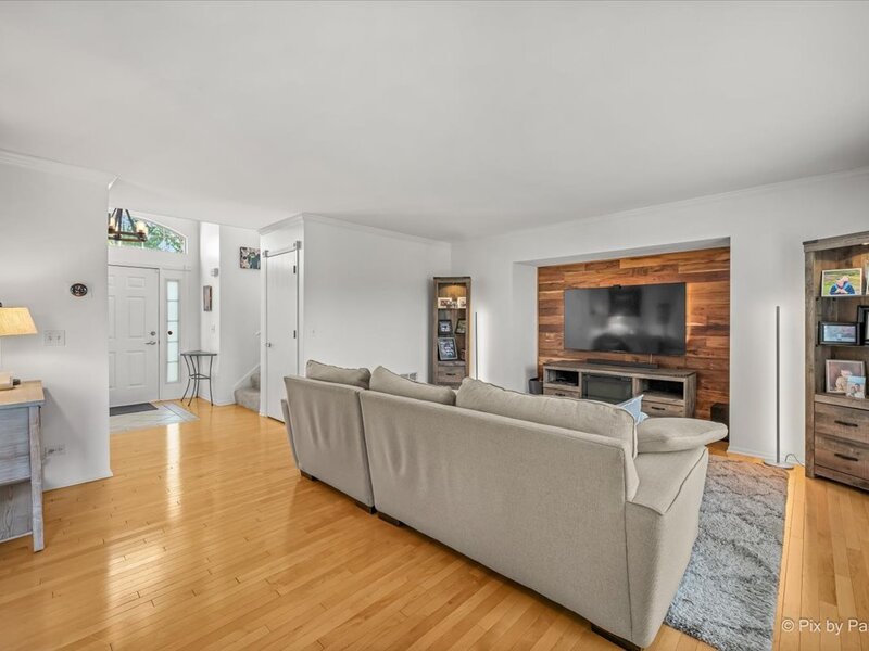 712 Brighton Circle Port Barrington IL 60010