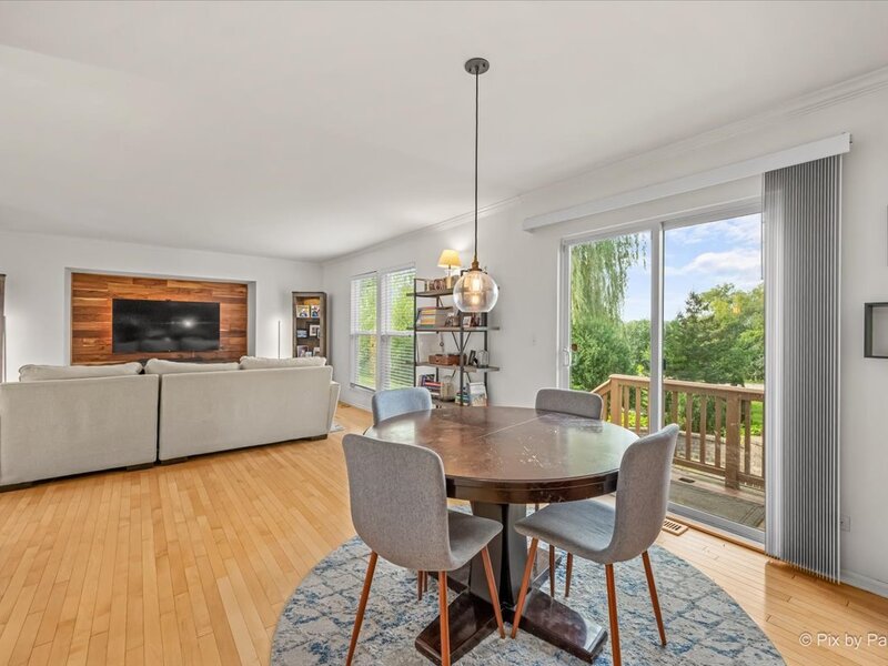 712 Brighton Circle Port Barrington IL 60010