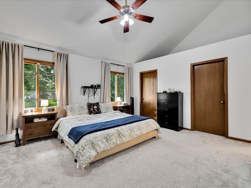 228 Whitetail Crossing Oswego IL 60543