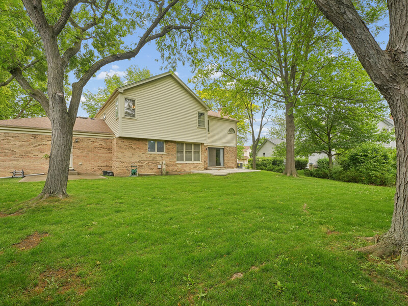 837 Heatherstone Drive Schaumburg IL 60173