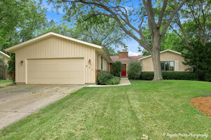 Photo of 411 N Shepherd Hill Lane Mchenry IL 60050