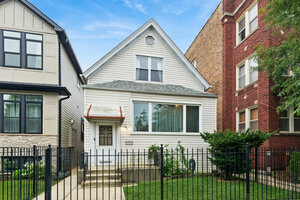 Photo of 1721 W Foster Avenue Chicago IL 60640