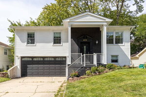Photo of 690 Macarthur Drive Buffalo Grove IL 60089