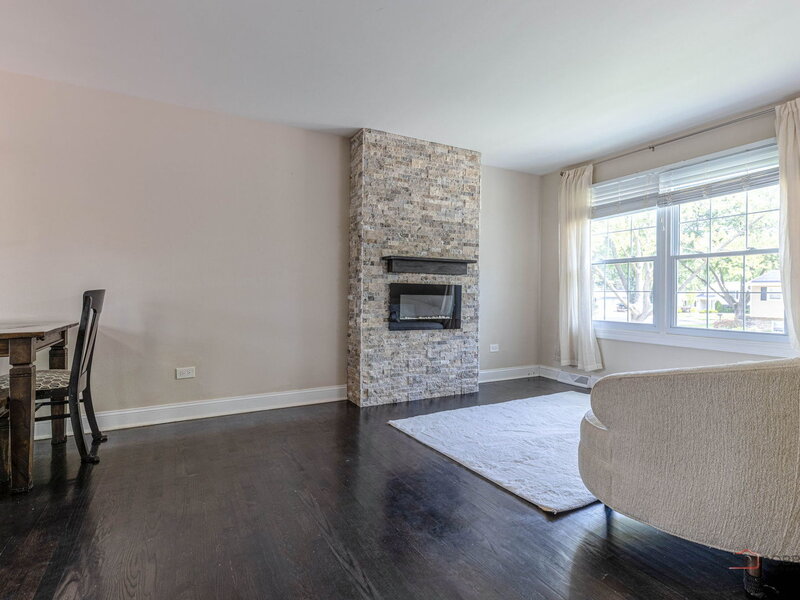 690 Macarthur Drive Buffalo Grove IL 60089