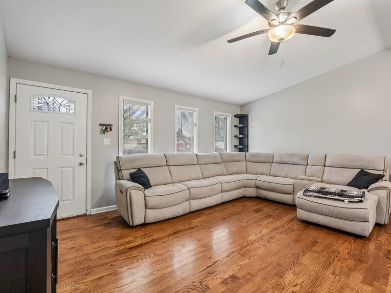 520 N Kinzie Place Thornton IL 60476