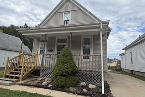 Photo of 603 W Oakland Avenue Bloomington IL 61701