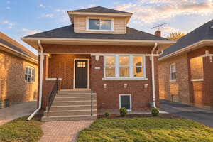 Photo of 2025 S 13th Avenue Maywood IL 60153