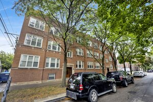 Photo of 3408 W Sunnyside Avenue Chicago IL 60625 Unit 3