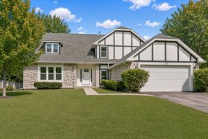 Photo of 731 Roaring Brook Lane Algonquin IL 60102