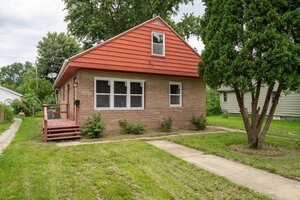 Photo of 823 E Prairie Street Pontiac IL 61764