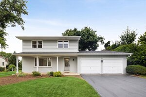 Photo of 2 Golfview Drive Glen Ellyn IL 60137