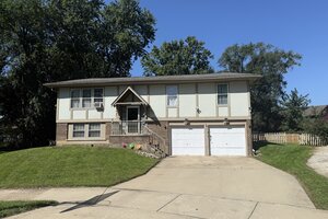 Photo of 311 Robinhood Court Bolingbrook IL 60440
