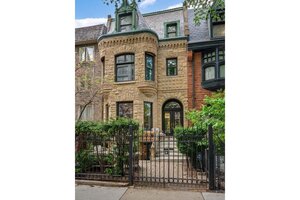 Photo of 32 E Bellevue Place Chicago IL 60611