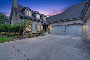 Photo of 10 Tartan Ridge Road Burr Ridge IL 60527