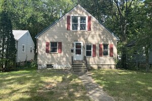 Photo of 607 Leonard Avenue Dekalb IL 60115