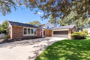 Photo of 640 N Locust Street Frankfort IL 60423