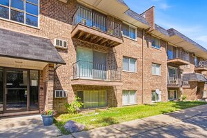 Photo of 215 S Hale Street Addison IL 60101 Unit 6A