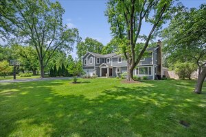Photo of 586 Earl Drive Northfield IL 60093