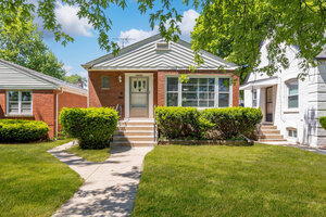 Photo of 14202 S Dearborn Street Riverdale IL 60827