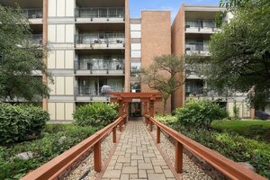 Photo of 6020 Oakwood Drive Lisle IL 60532 Unit 4A