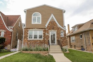 Photo of 2922 N New England Avenue Chicago IL 60634