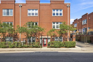Photo of 1730 W Terra Cotta Place Chicago IL 60614