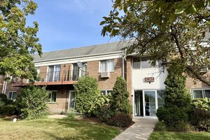 Photo of 10385 Dearlove Road Glenview IL 60025 Unit 1I