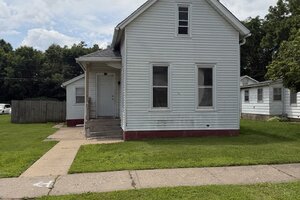 Photo of 1823 W 6th Street Davenport IA 52802