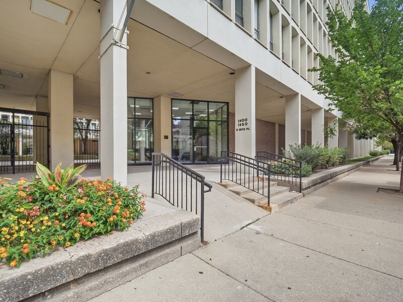 1400 E 55th Place Chicago IL 60637