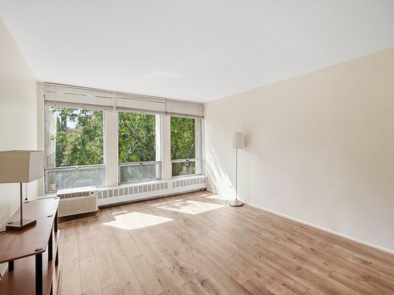 1400 E 55th Place Chicago IL 60637