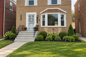 Photo of 10048 S Rhodes Avenue Chicago IL 60628