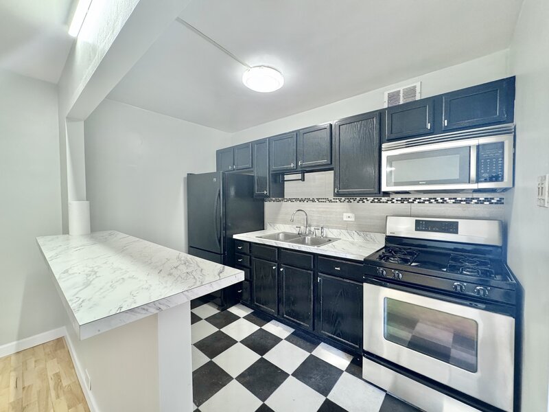 4920 N Marine Drive Chicago IL 60640