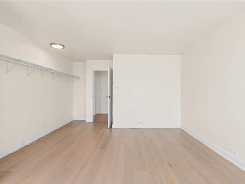 5445 N Sheridan Road Chicago IL 60640