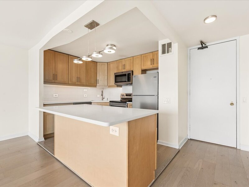 5445 N Sheridan Road Chicago IL 60640