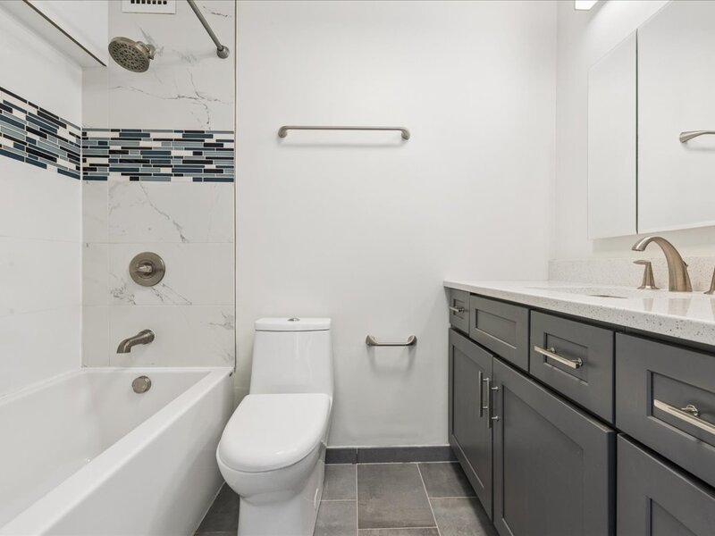 5445 N Sheridan Road Chicago IL 60640