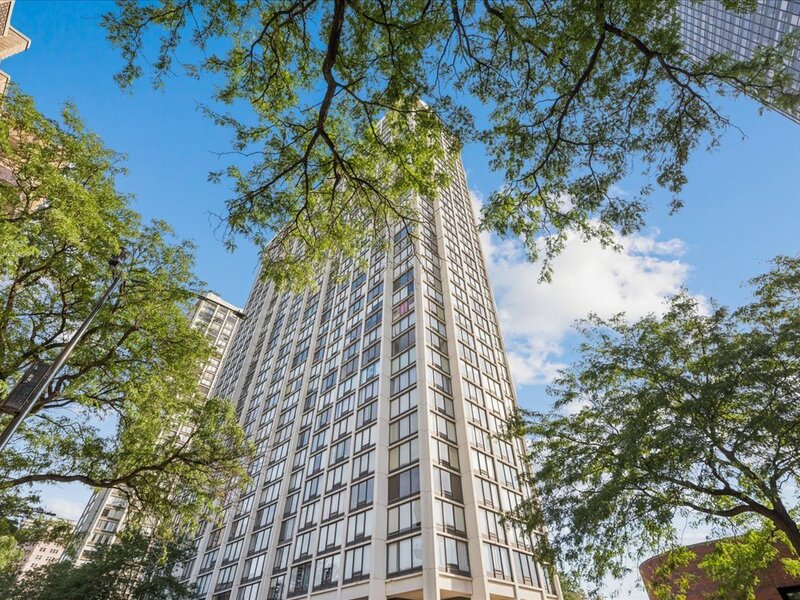 5445 N Sheridan Road Chicago IL 60640