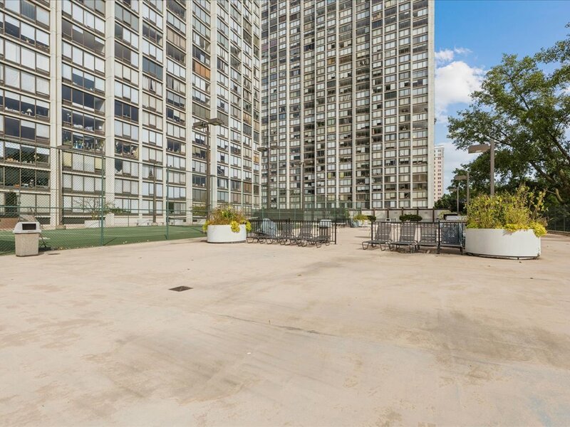 5445 N Sheridan Road Chicago IL 60640
