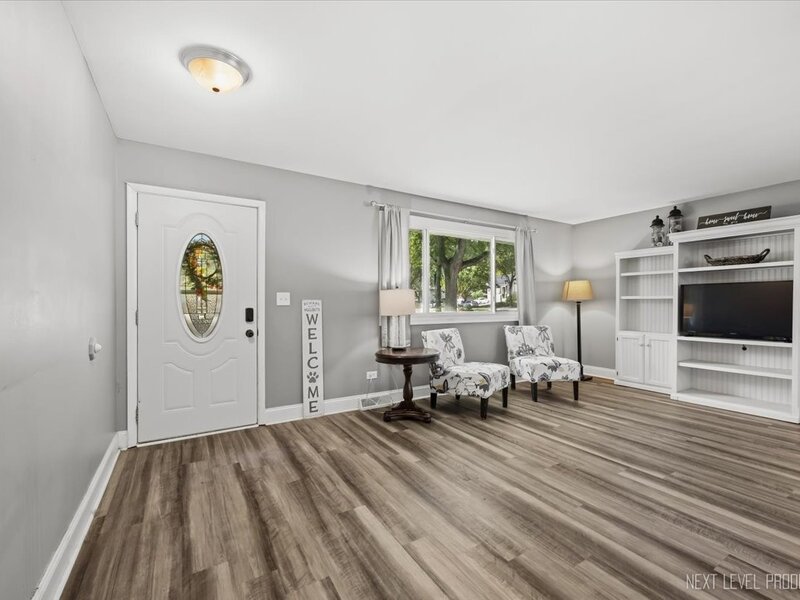 1612 Forrest Boulevard St. Charles IL 60174