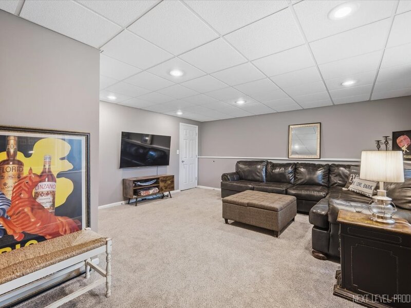 1612 Forrest Boulevard St. Charles IL 60174