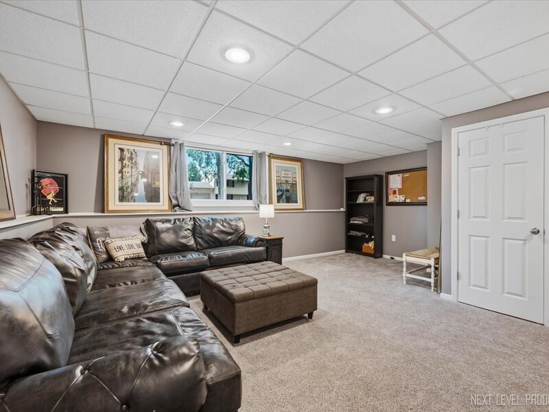 1612 Forrest Boulevard St. Charles IL 60174