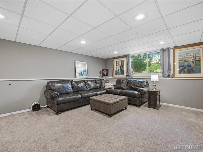 1612 Forrest Boulevard St. Charles IL 60174